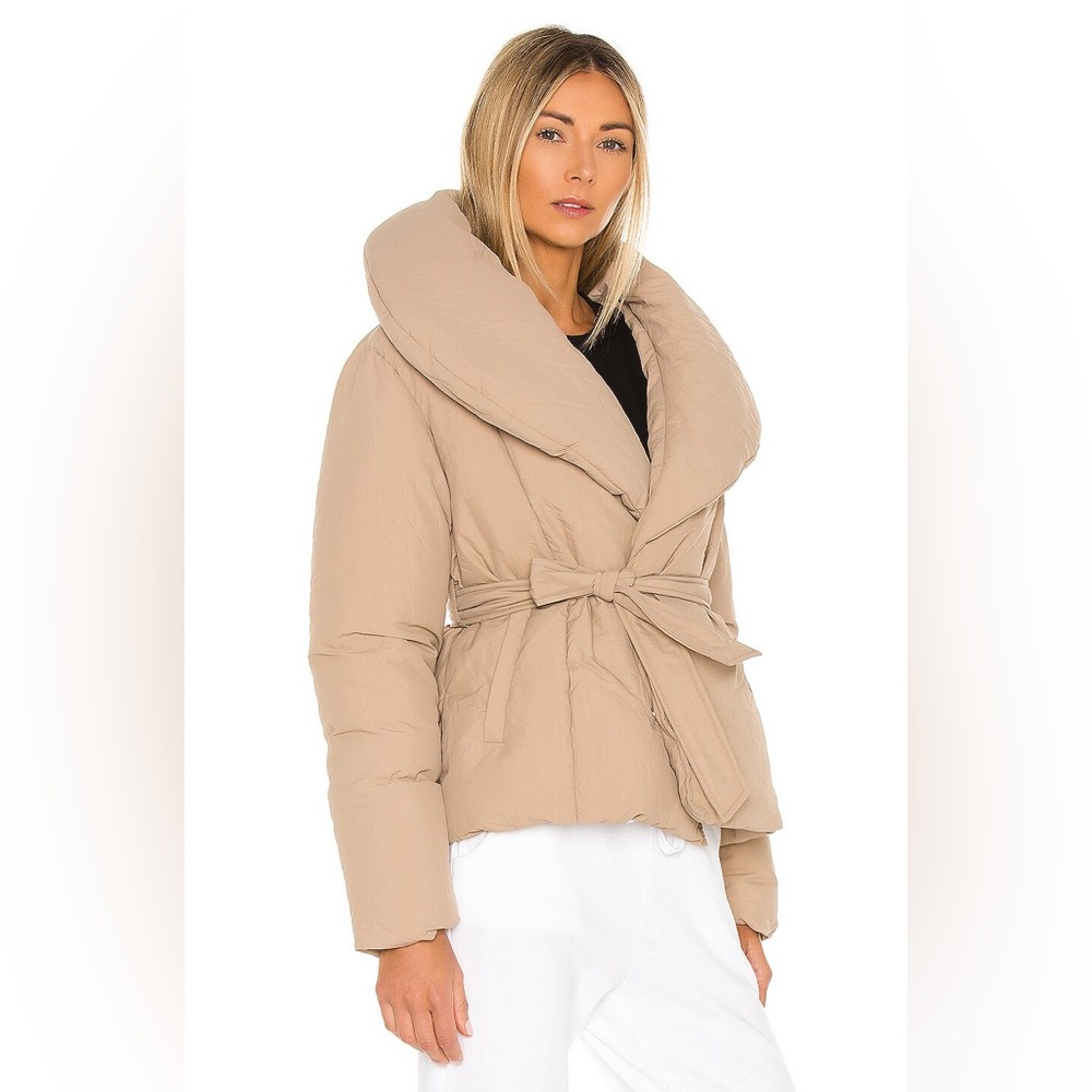 ◾️Lovers and Friends Ilana Puffer Jacket